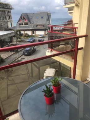 Appartement Perros-guirec petite terasse vue mer.